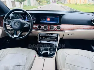 Mercedes-Benz E300 4Matic AWD Sedan (2.0L 4cyl 9A) 2017 Blue