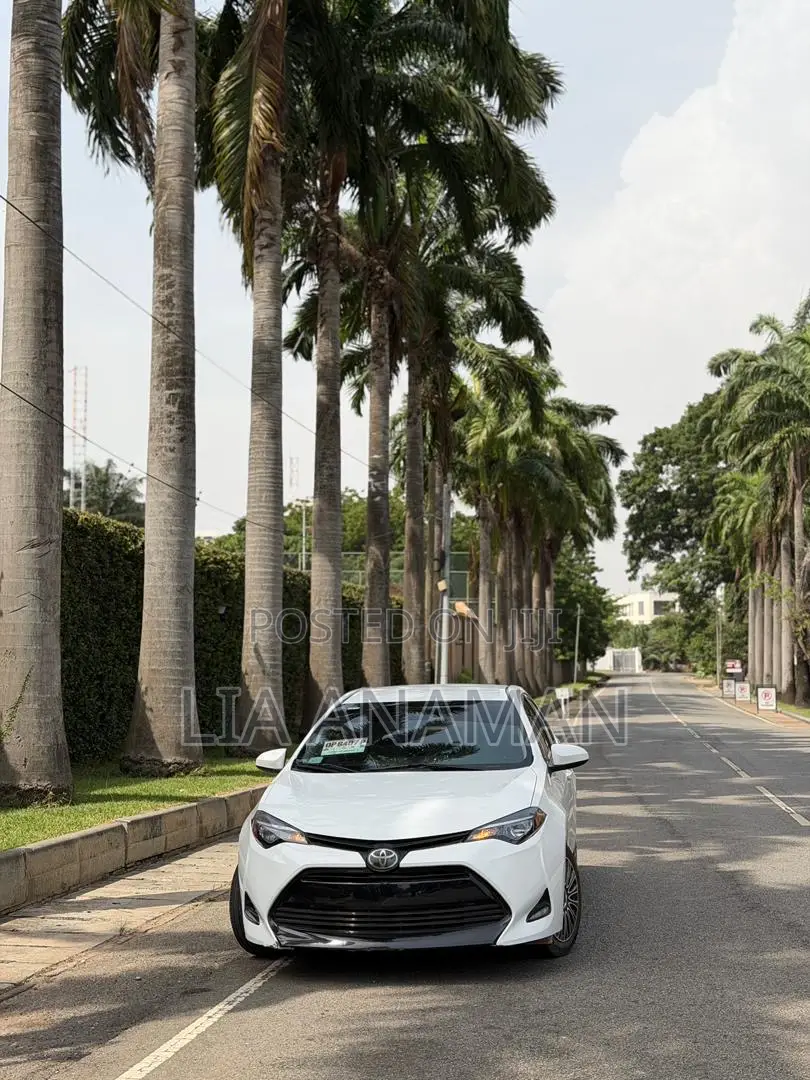 Toyota Corolla LE (1.8L 4cyl 2A) 2019 White