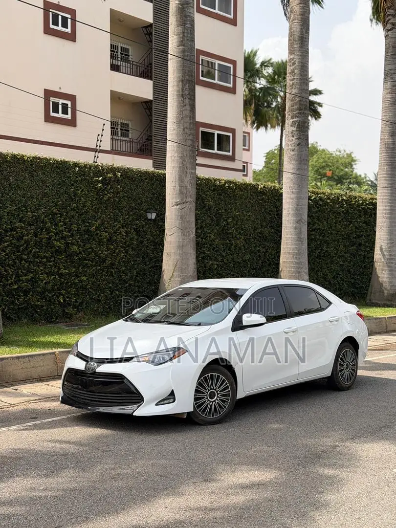 Toyota Corolla LE (1.8L 4cyl 2A) 2019 White