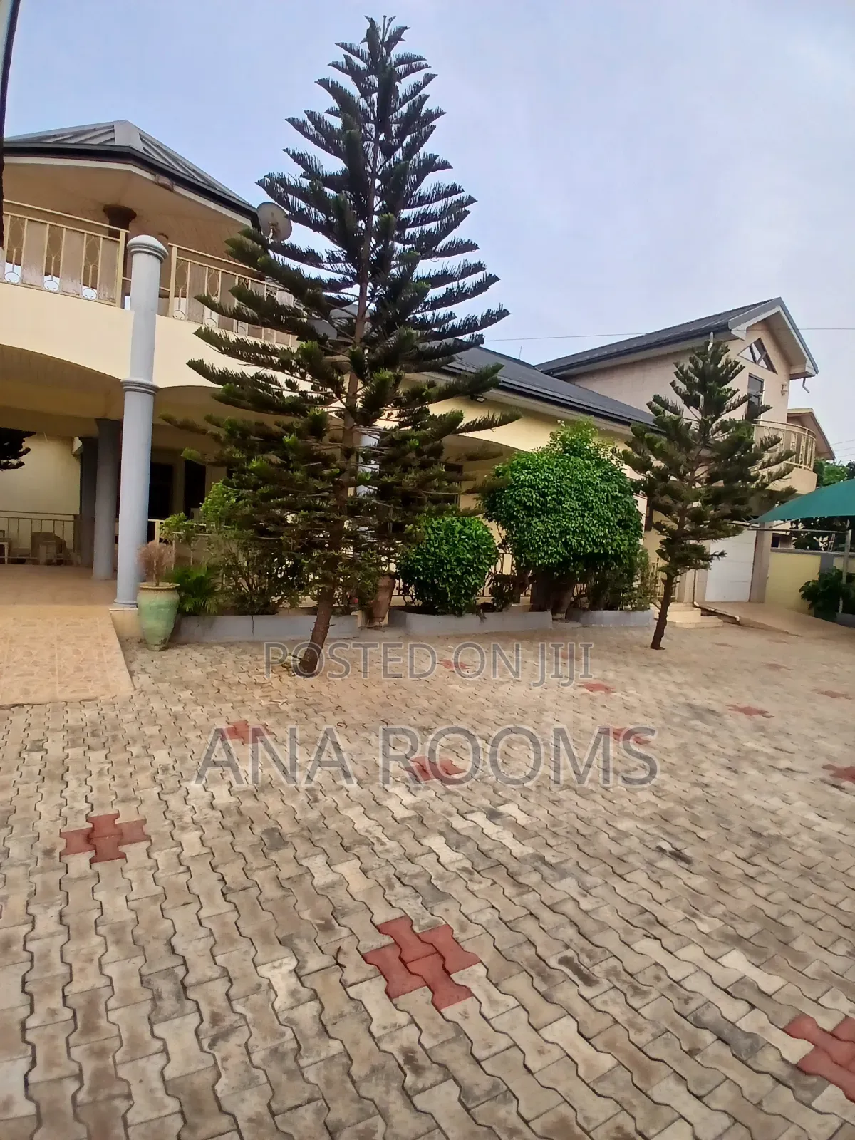 6bdrm House in Community 25, Tema Metropolitan for rent