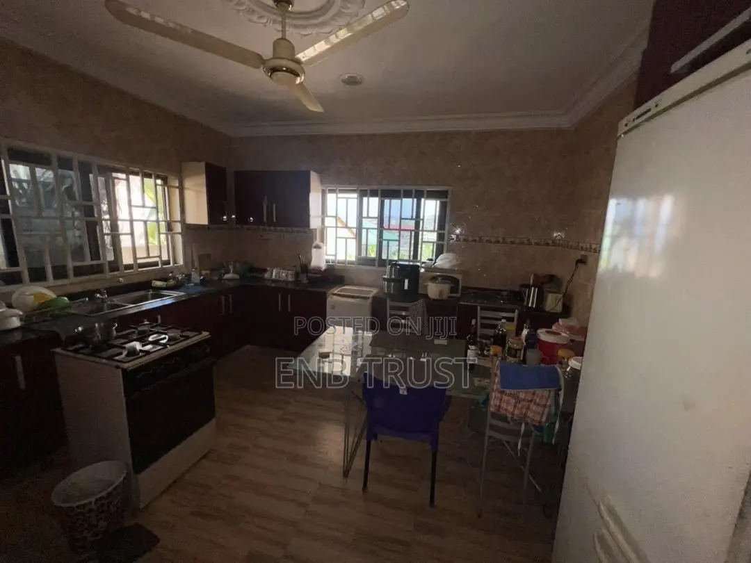 4bdrm House in Awoshie, Last Stop for sale