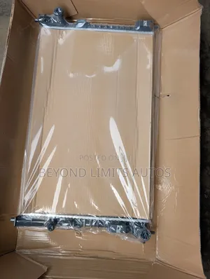 Ford Edge 2007,2008,2009,2010,2011,2012,2013 Radiator / Water Tank