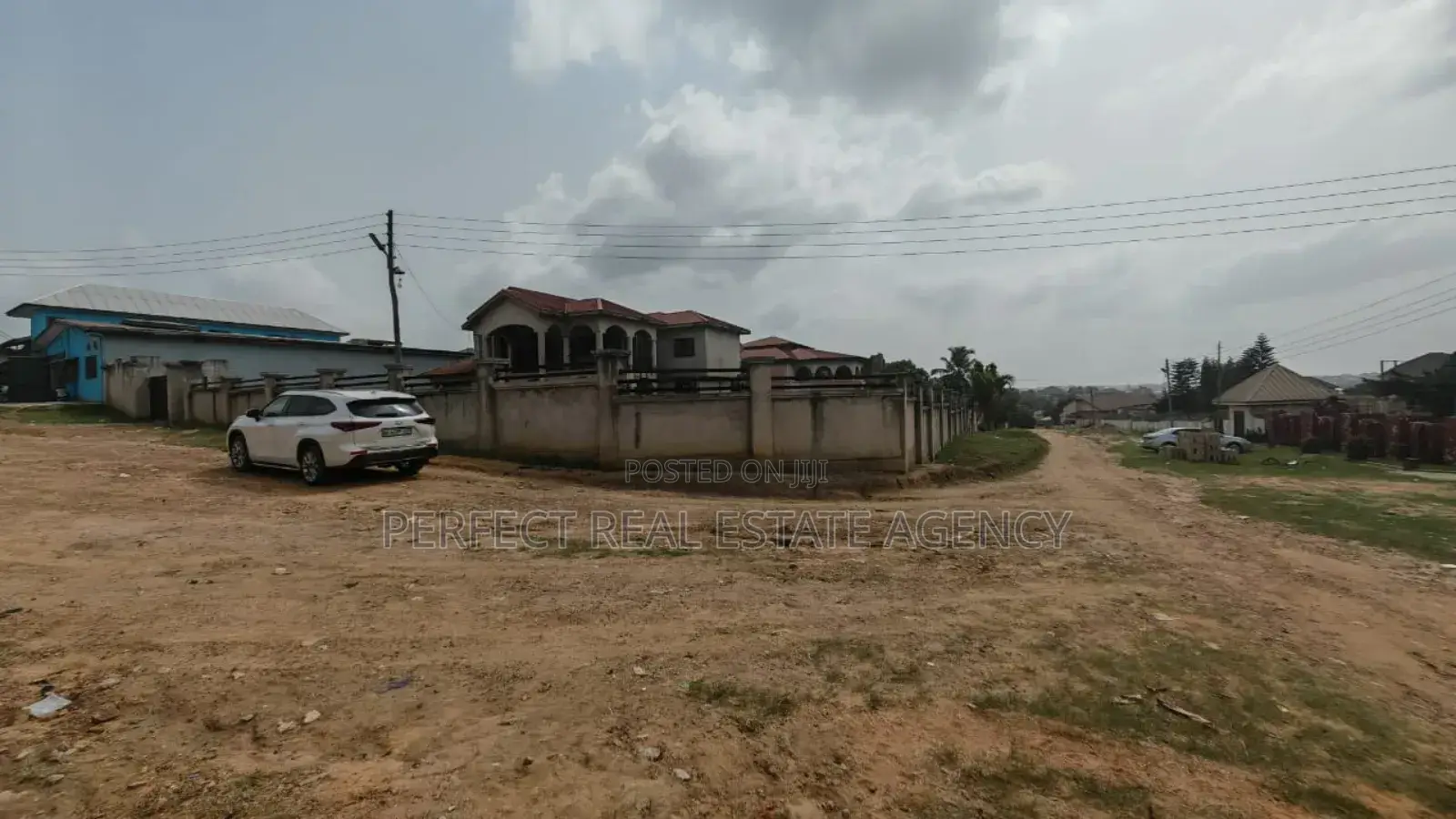 6bdrm House in Airport Estate, Kumasi Metropolitan for sale
