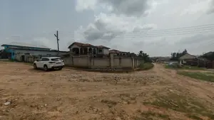 6bdrm House in Airport Estate, Kumasi Metropolitan for sale