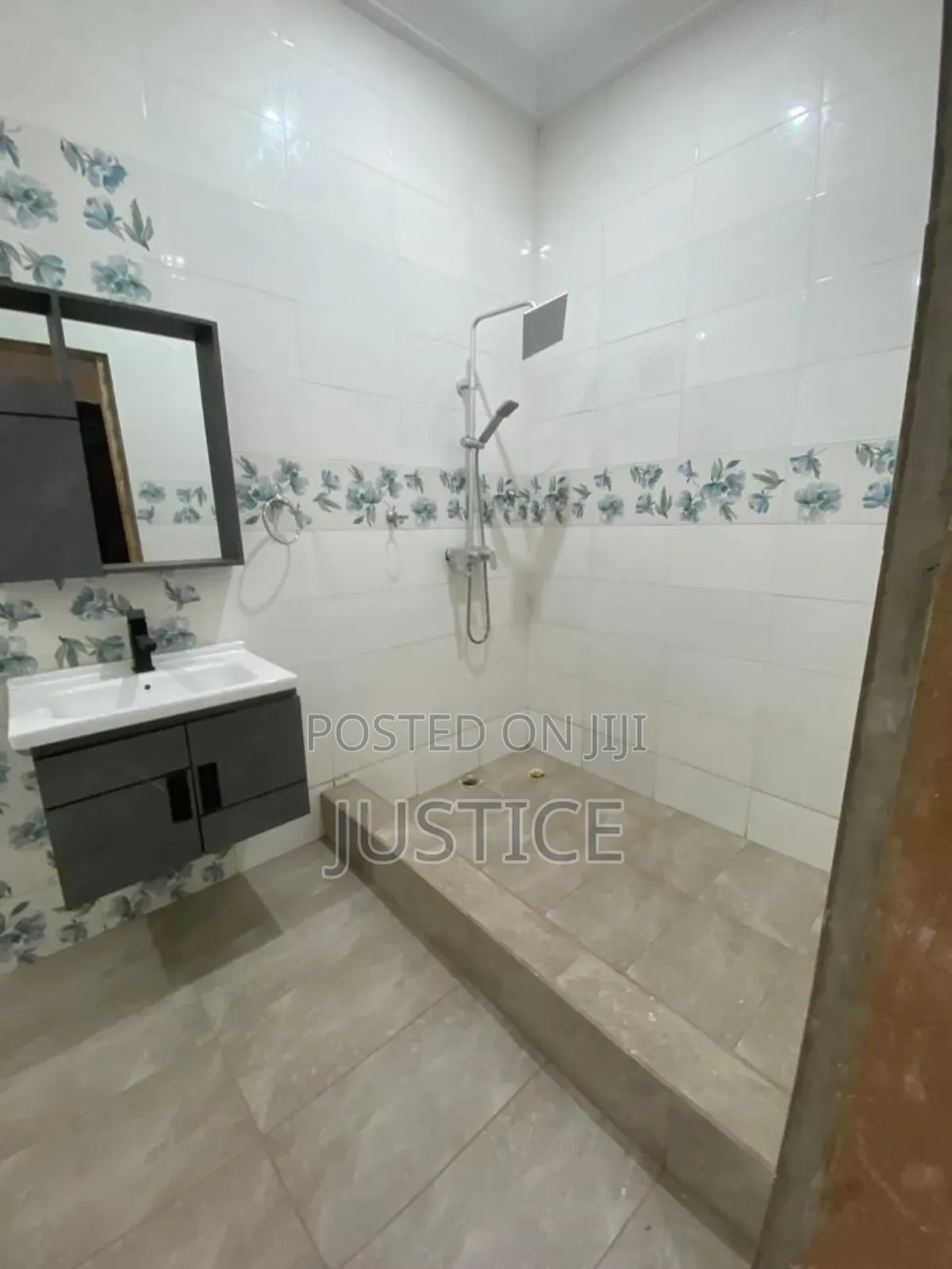 4bdrm House in East Legon for sale
