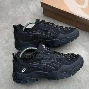Asics Gel All Black
