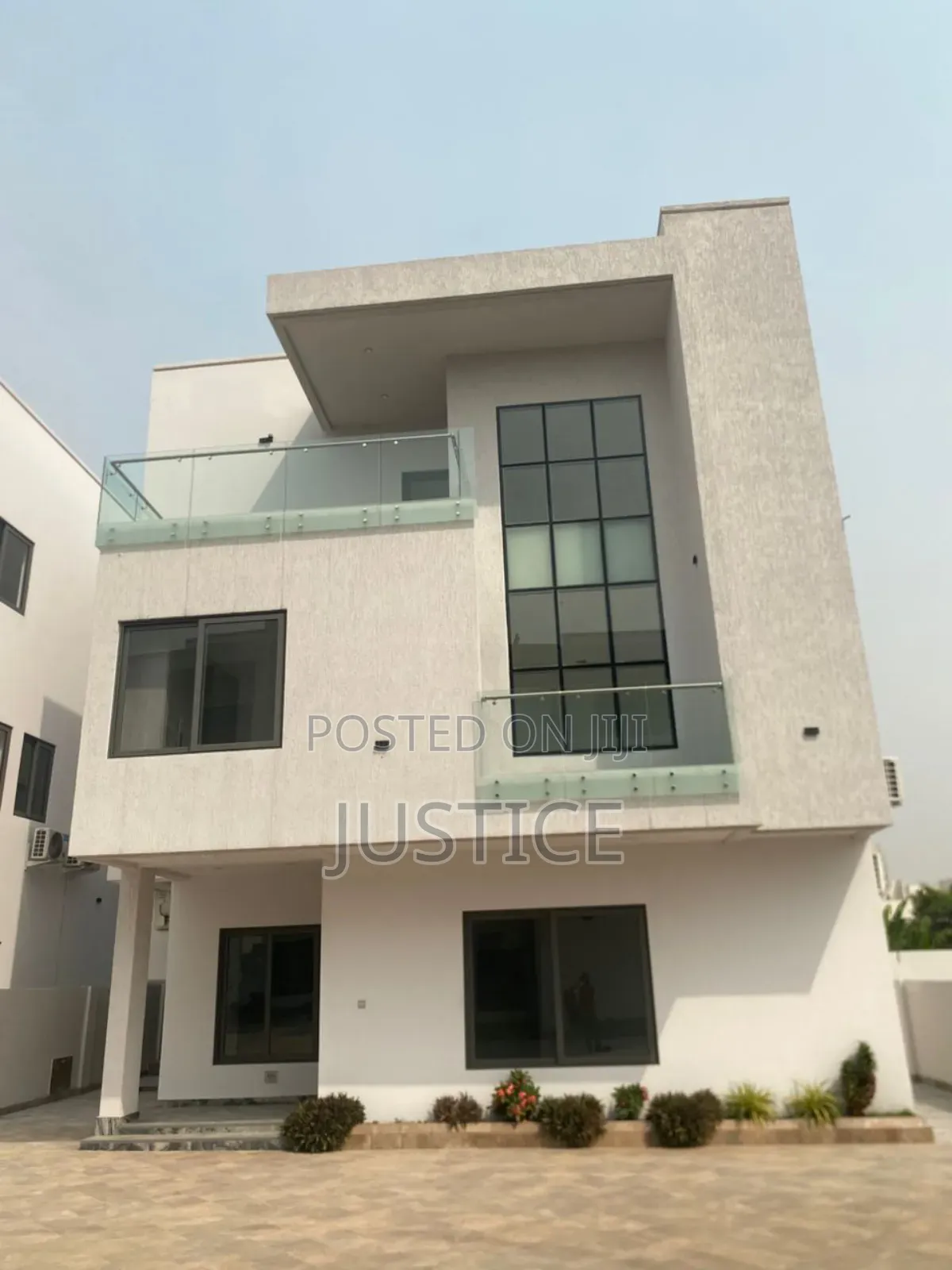 4bdrm Townhouse / Terrace in East Legon, American House for rent