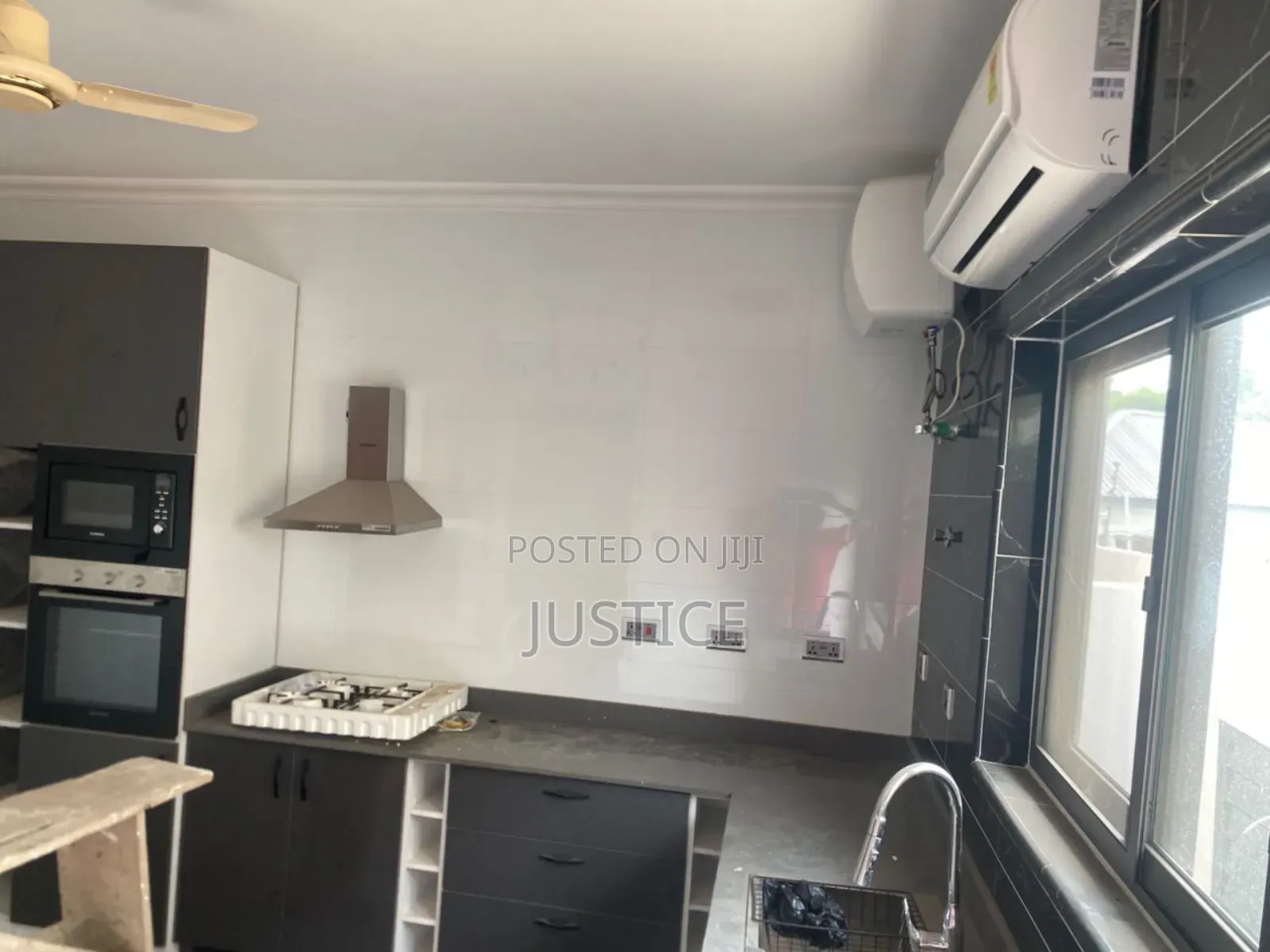 4bdrm Townhouse / Terrace in East Legon, American House for rent