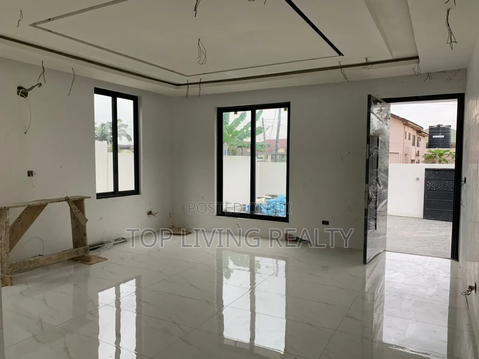 4bdrm Townhouse/Terrace in Mempeasem, East Legon for sale