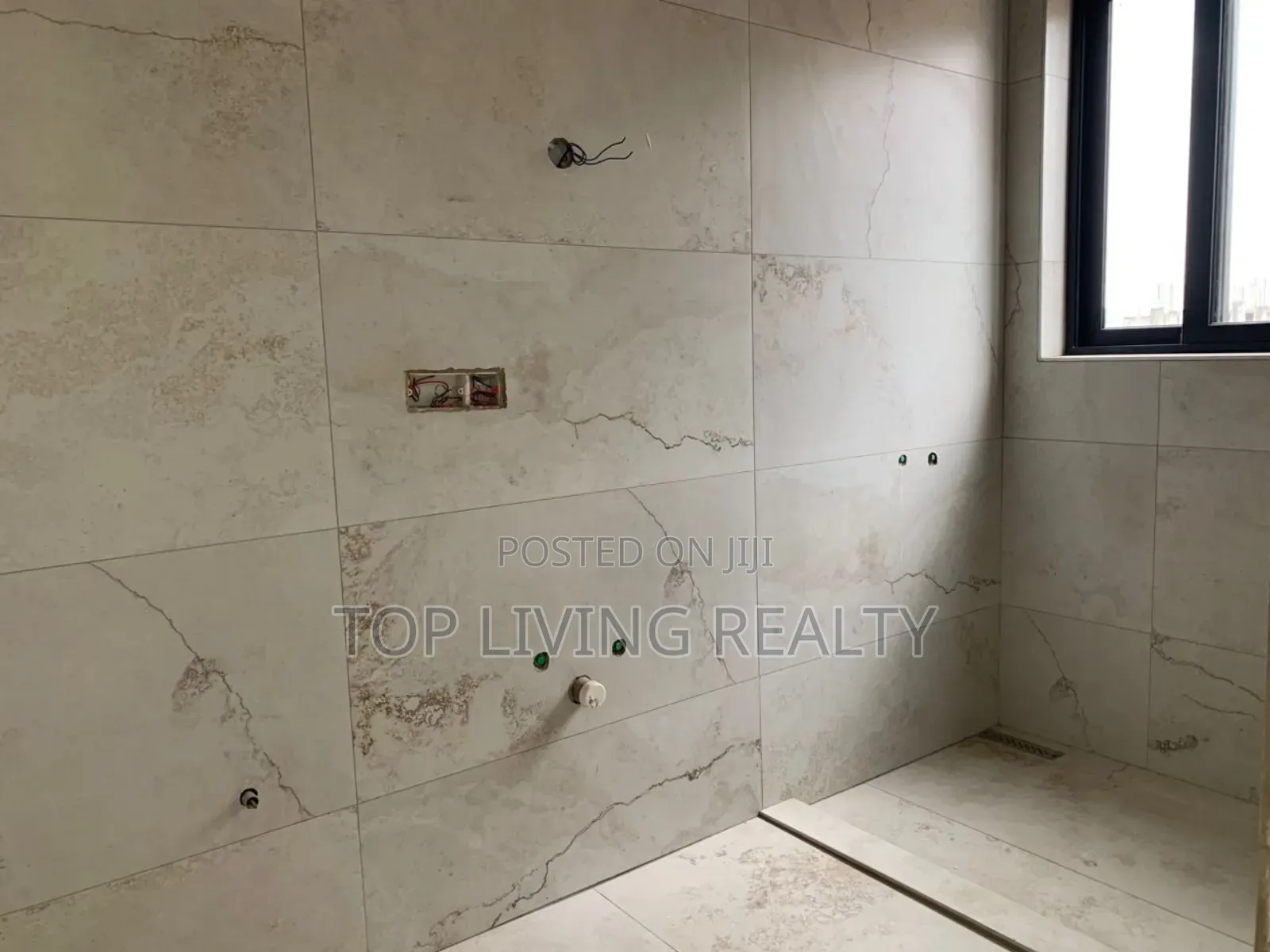 4bdrm Townhouse/Terrace in Mempeasem, East Legon for sale