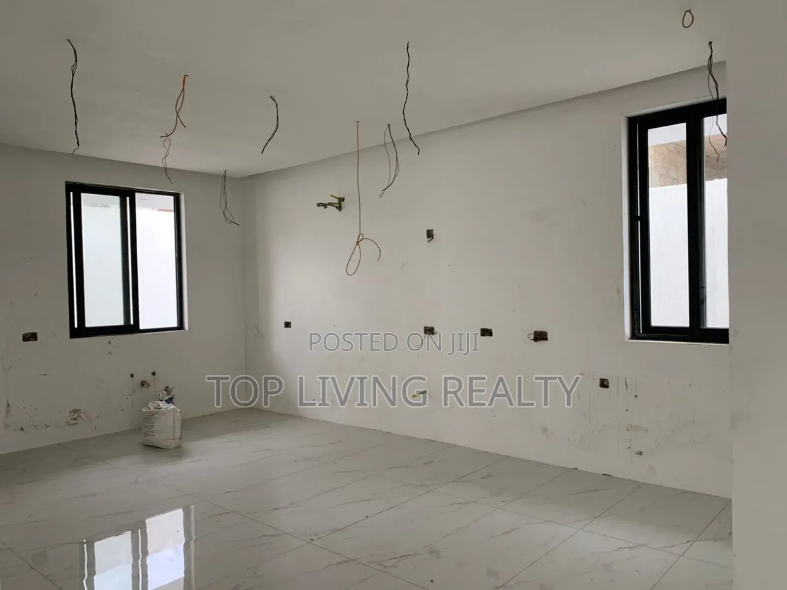 4bdrm Townhouse/Terrace in Mempeasem, East Legon for sale