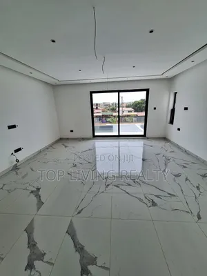 4bdrm Townhouse/Terrace in Nanakrom, Little Roses Area for sale