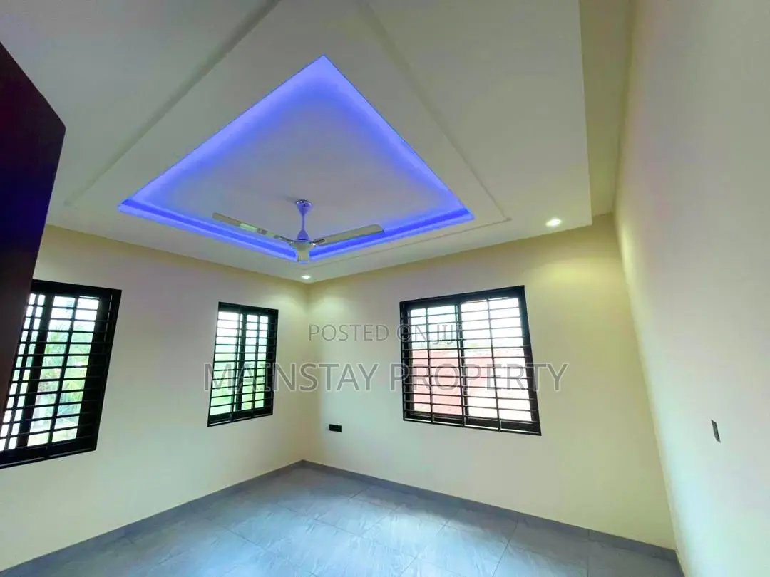 4bdrm House in Mainstay Estates, Old Ashomang for sale