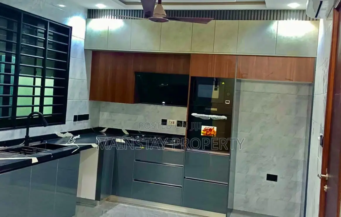 4bdrm House in Mainstay Estates, Old Ashomang for sale