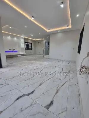 4bdrm House in Lake Side Estate for sale