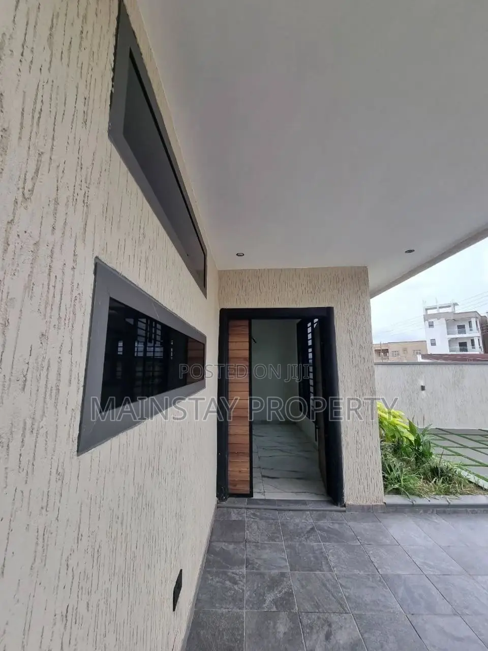 4bdrm House in Lake Side Estate for sale