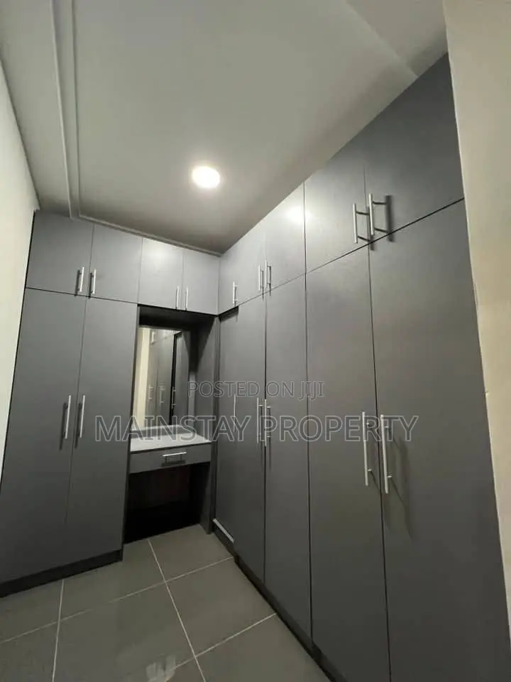 4bdrm House in Lake Side Estate for sale