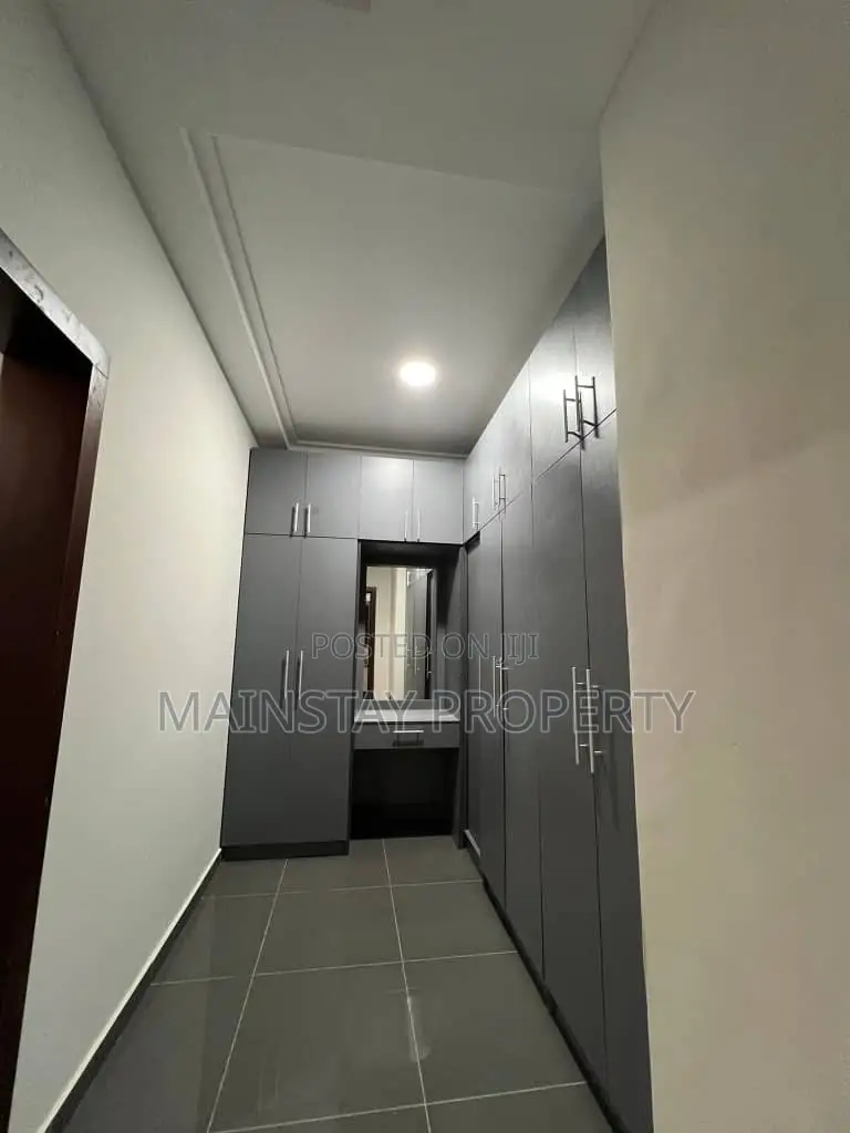 4bdrm House in Lake Side Estate for sale