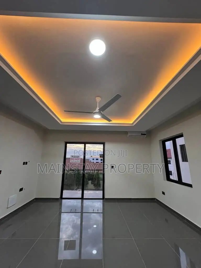 4bdrm House in Lake Side Estate for sale