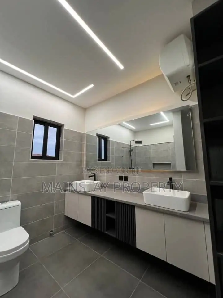 4bdrm House in Lake Side Estate for sale