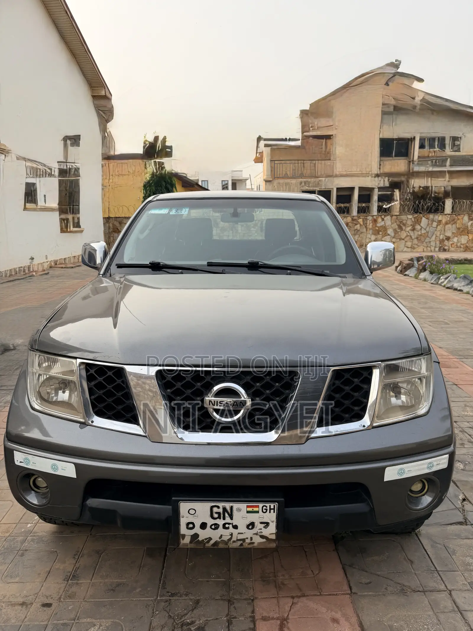 Nissan Navara 2012 Gray