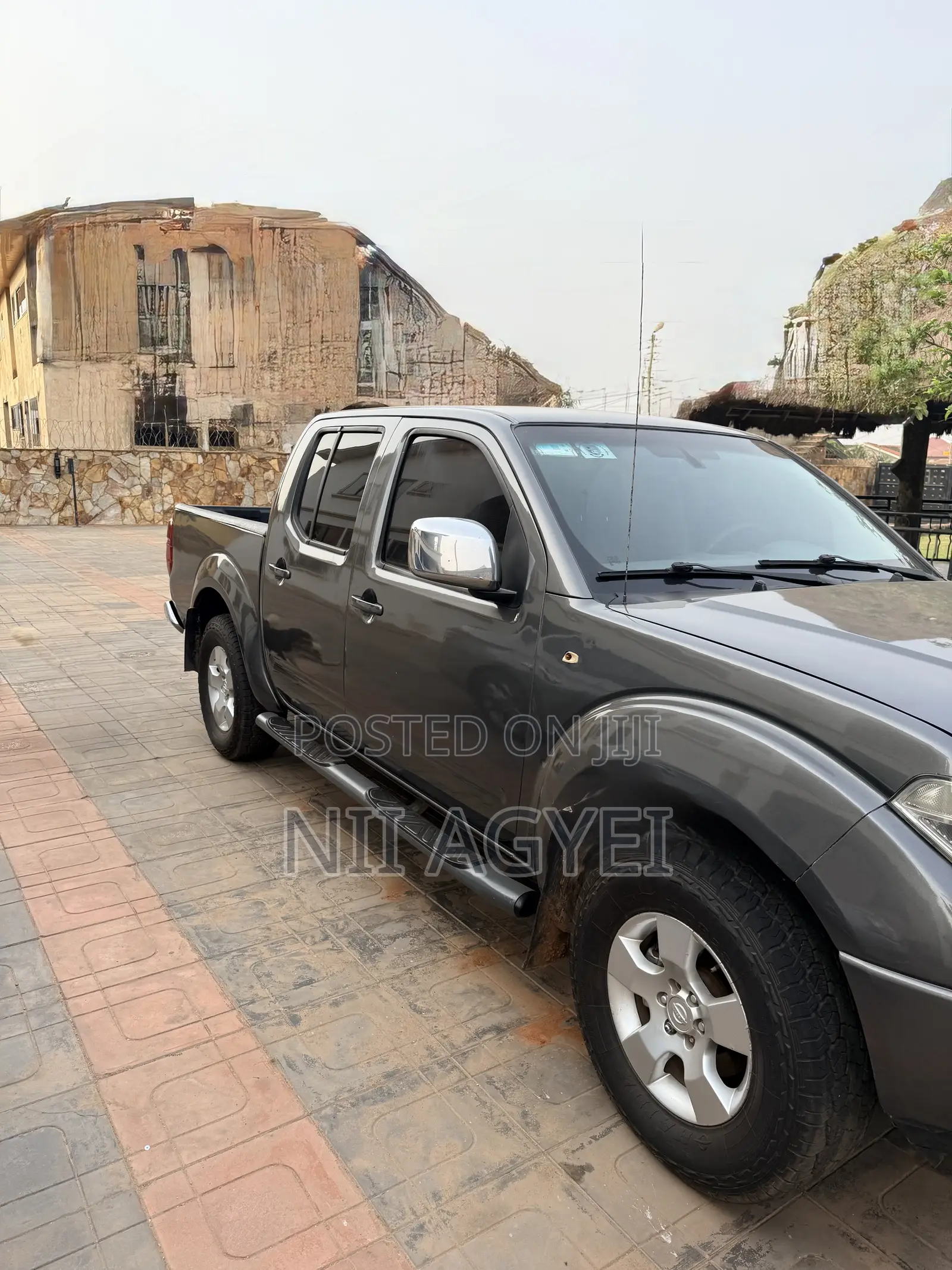 Nissan Navara 2012 Gray