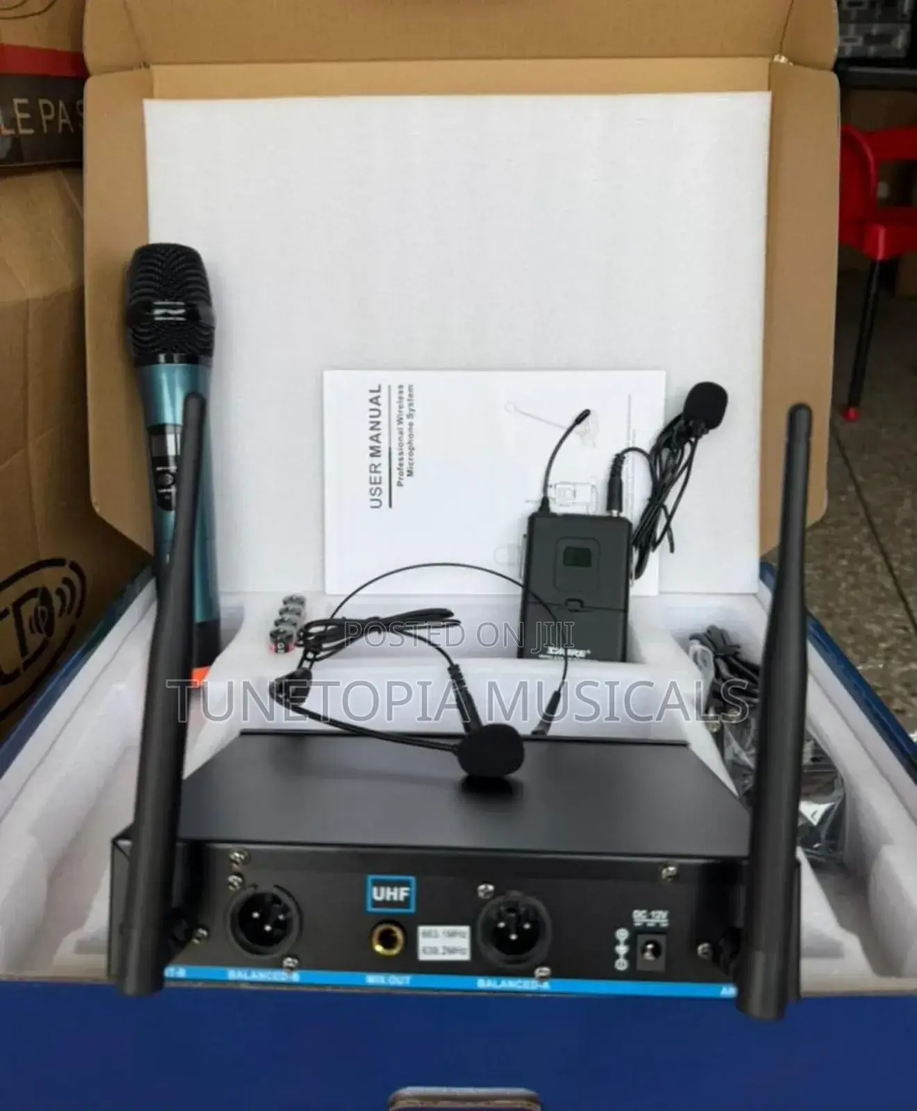 Shure Uhf Professional Wireless Microphone System (Hand Andlapel)