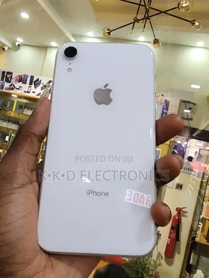 Apple iPhone XR 64 GB White
