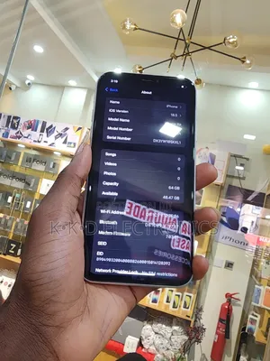 Apple iPhone XR 64 GB White