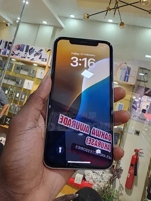 Apple iPhone XR 64 GB White