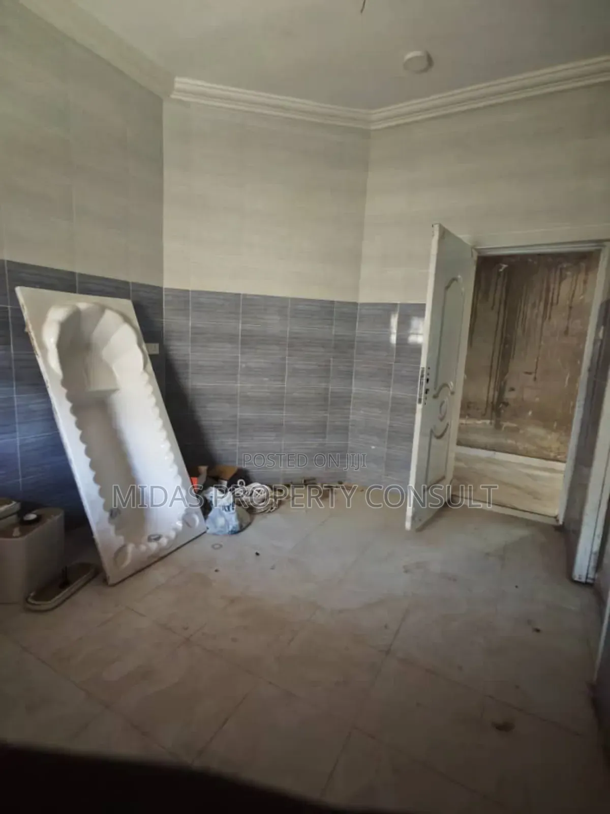 3bdrm House in Comm 25, Tema Metropolitan for sale