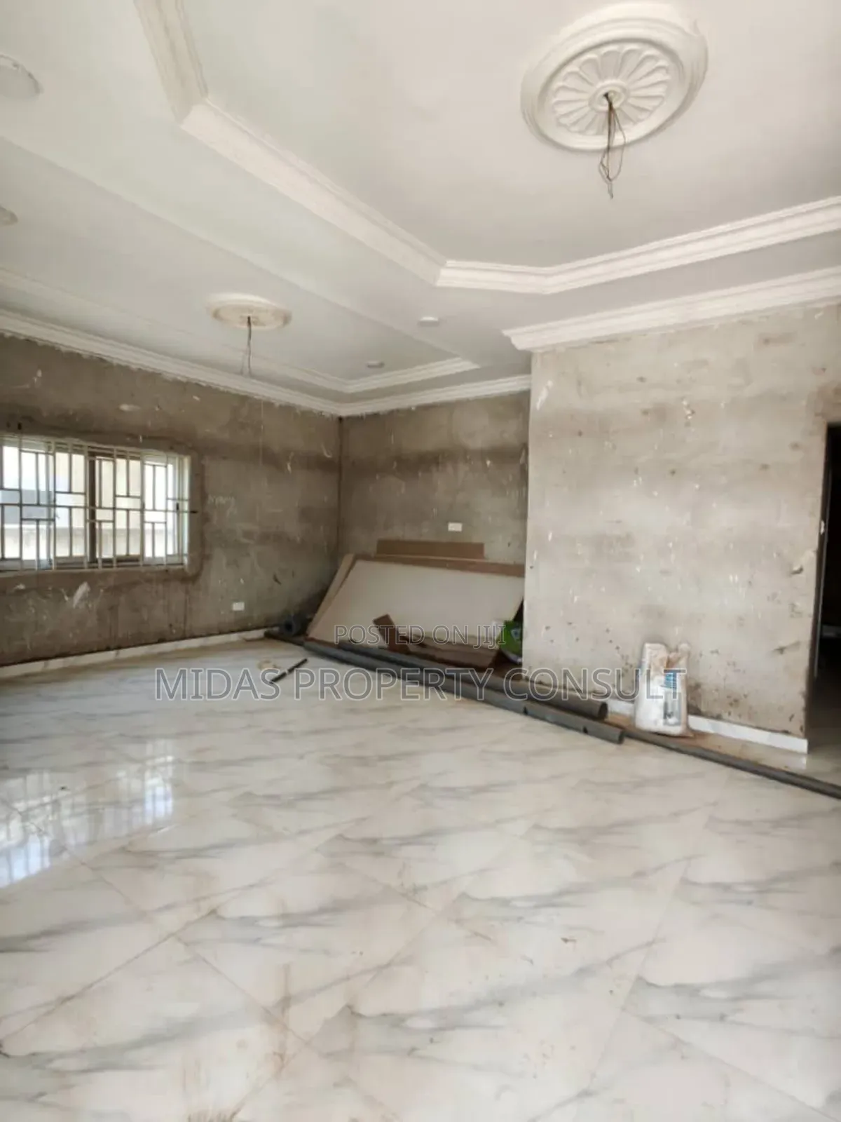 3bdrm House in Comm 25, Tema Metropolitan for sale
