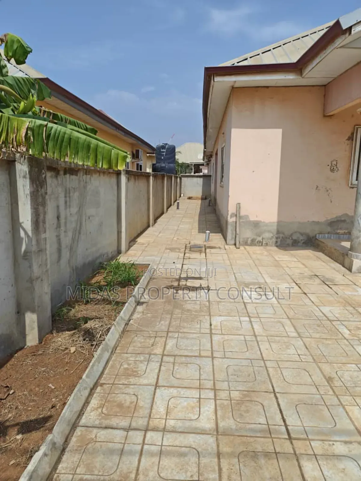 3bdrm House in Comm 25, Tema Metropolitan for sale