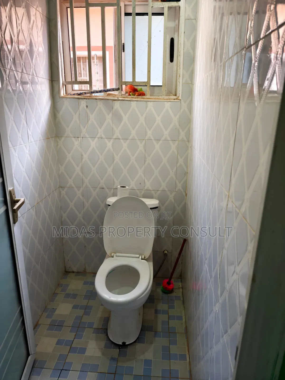 3bdrm House in Adom City Estate, Tema Metropolitan for sale