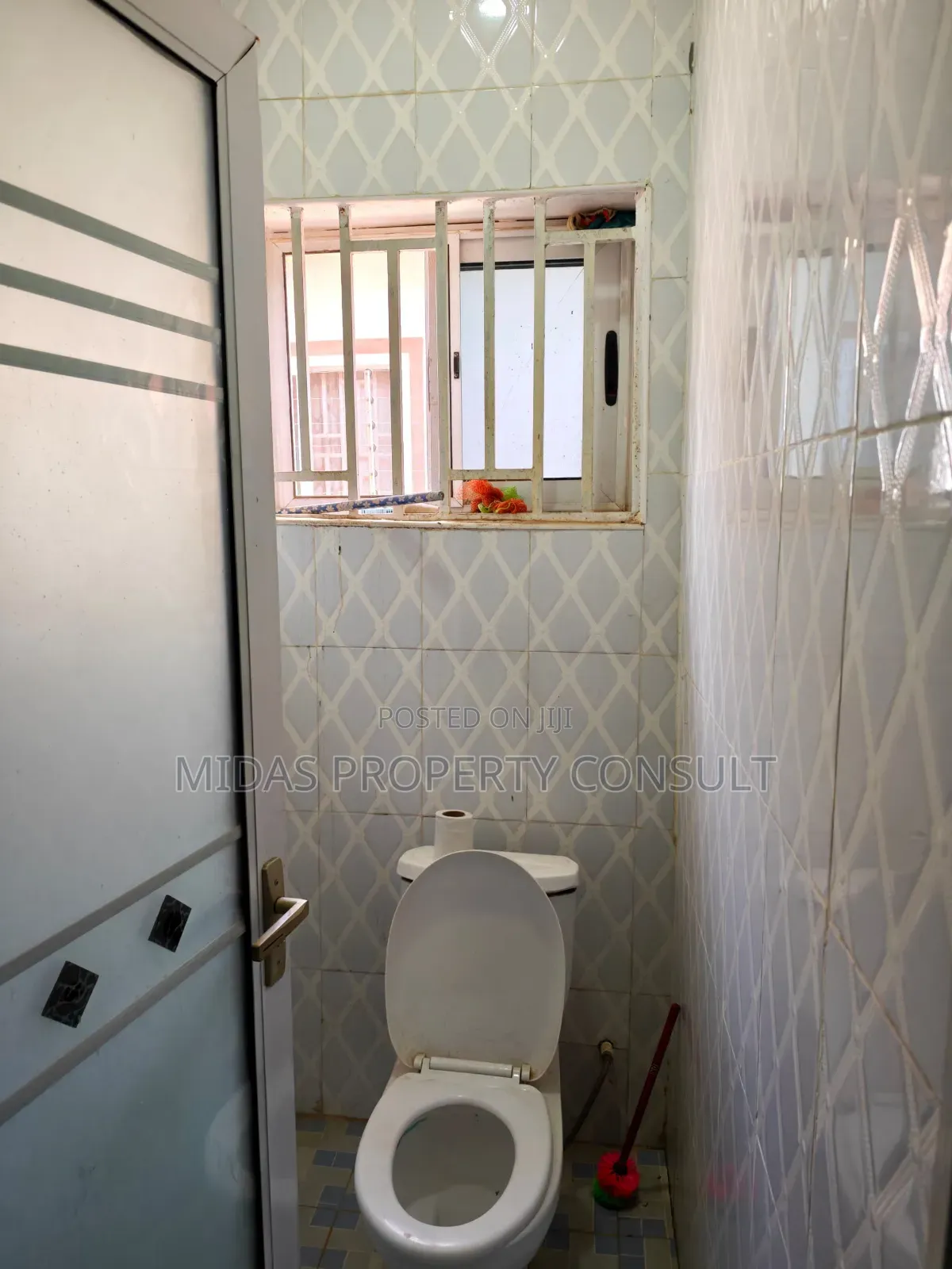 3bdrm House in Adom City Estate, Tema Metropolitan for sale