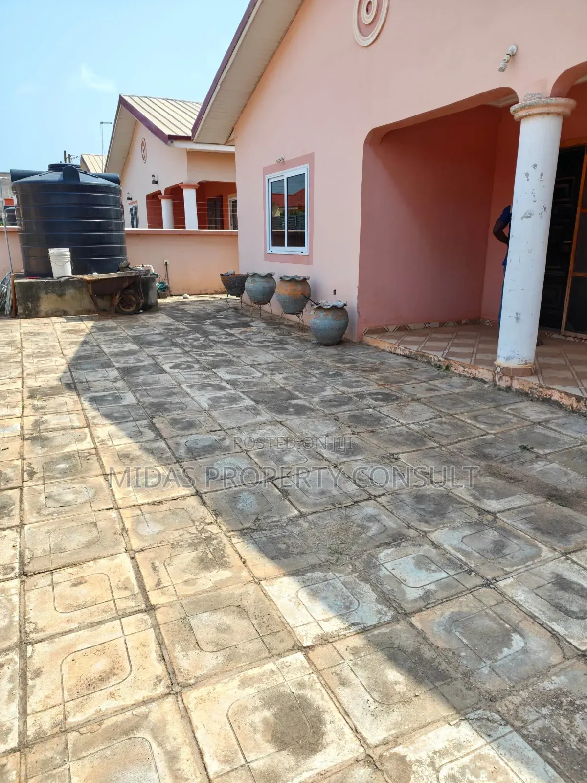 3bdrm House in Adom City Estate, Tema Metropolitan for sale