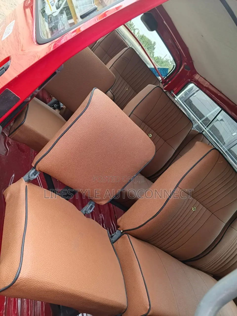 Toyota HiAce 2013 Red