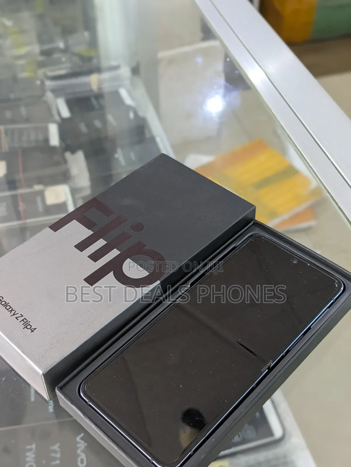 New Samsung Galaxy Z Flip4 256 GB Bronze