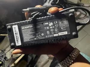 Hp Charger/Adapter Big Pin Uk  Used 135w.19.5v~6.9a