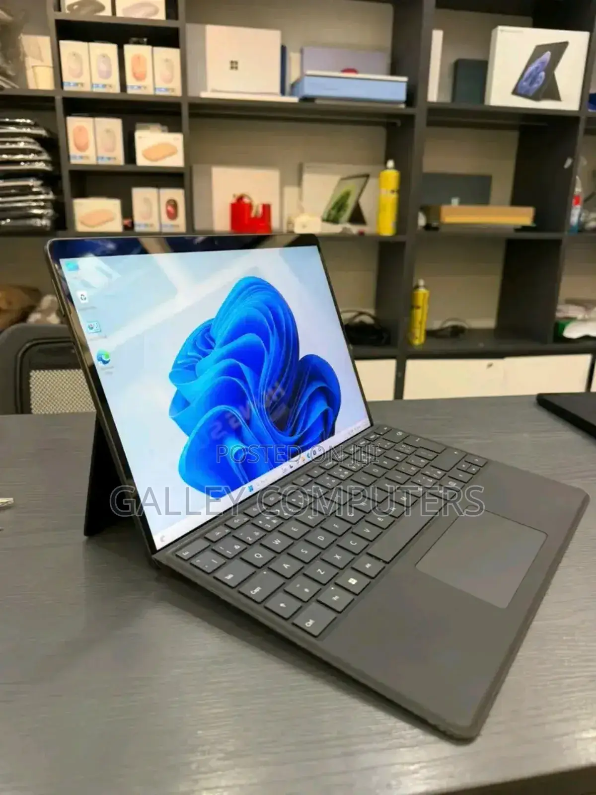 New Microsoft Surface Pro X 16GB Qualcomm Snapdragon X Plus SSD 512GB