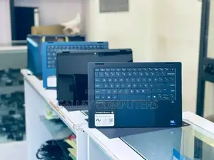 New Laptop HP OmniBook 5 14" 32GB Intel Core Ultra 7 SSD 1T