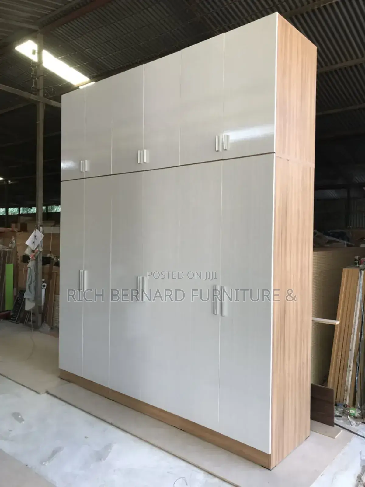 Modern Elegant 6 Doors Laminated Wardrobe