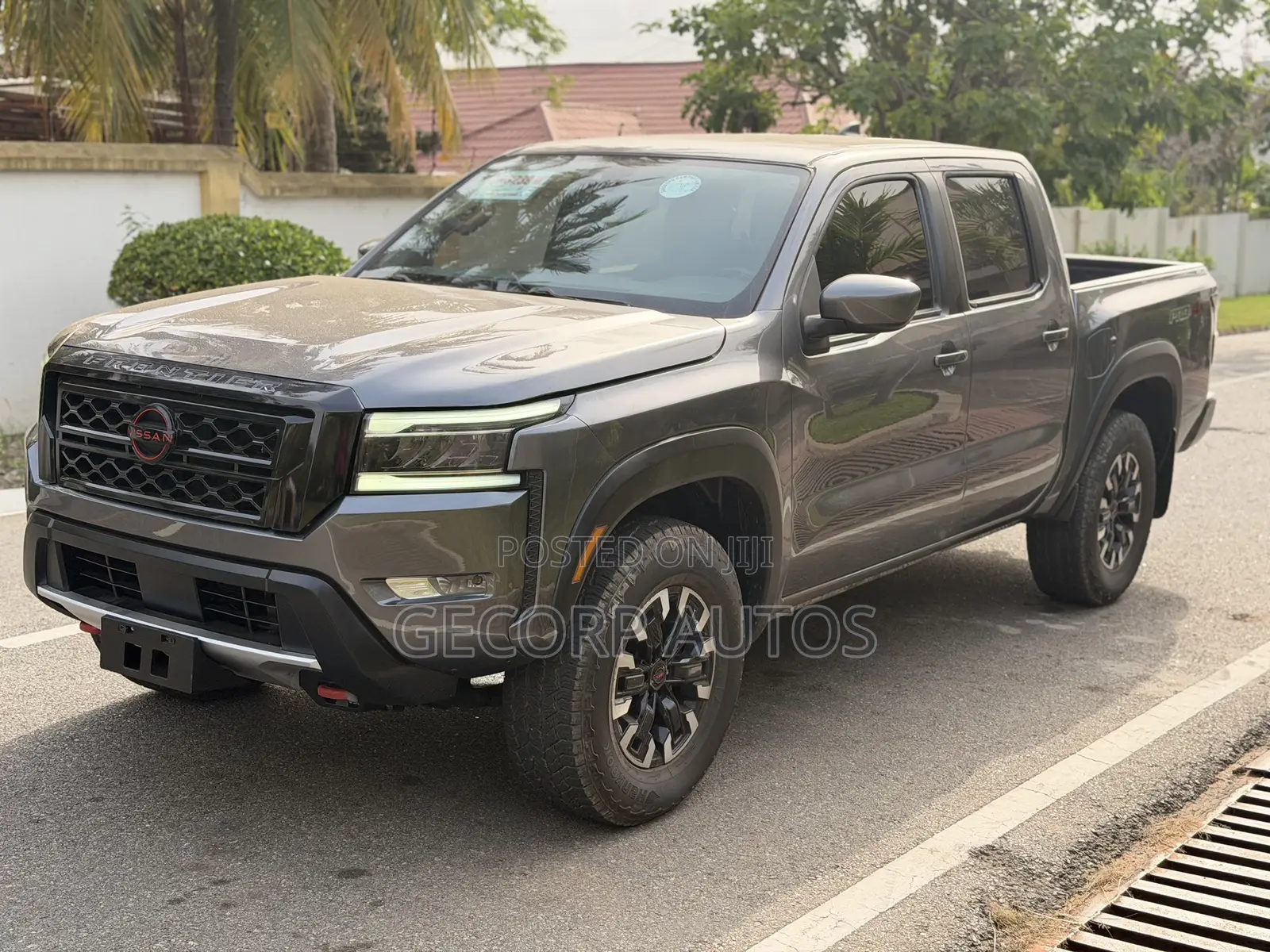 Nissan Frontier PRO-4X 2022 Gray
