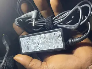 Samsung Laptop Charger/Adapter Small Pin 12v~3.33a