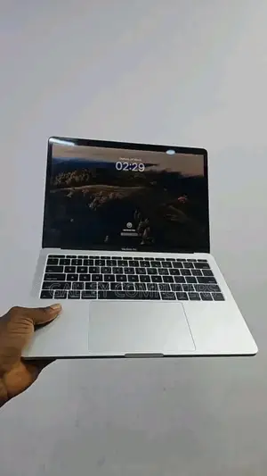 Laptop Apple MacBook Pro 16GB Intel Core i5 SSD 512GB