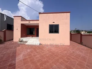 3bdrm House in Kokrobite, Weija for sale