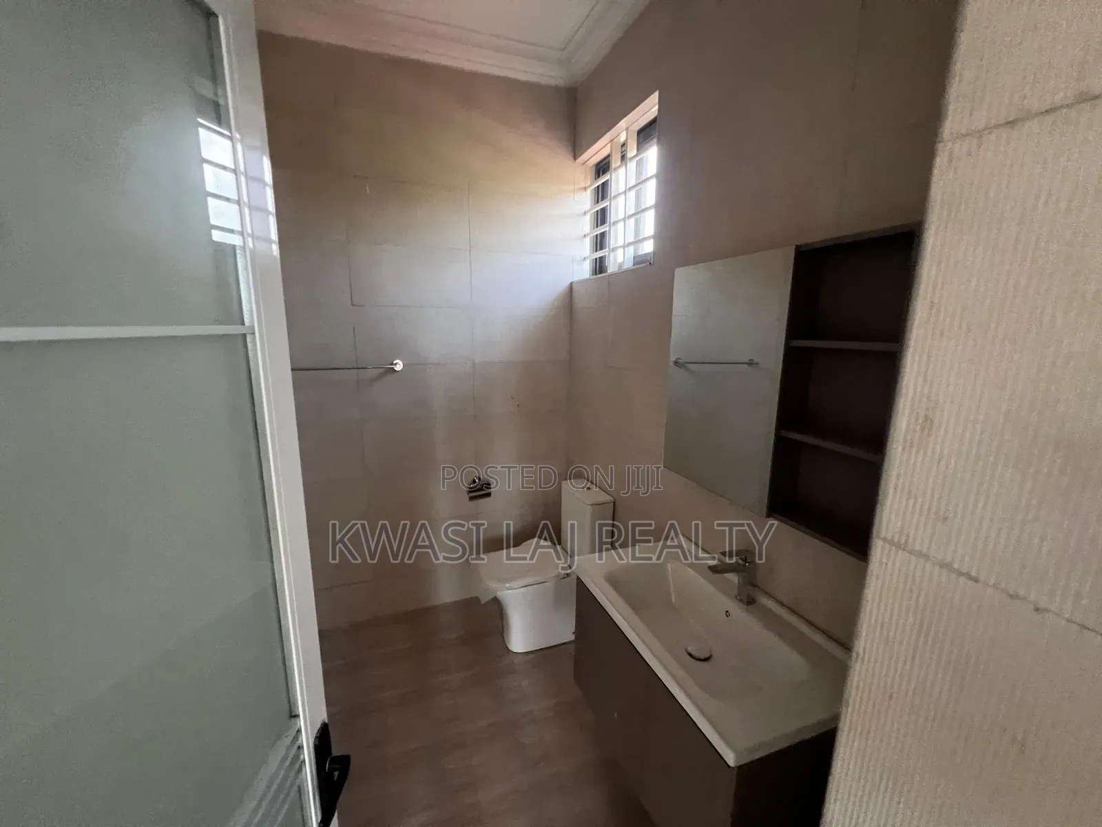 3bdrm House in Kokrobite, Weija for sale