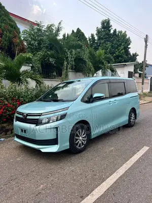 Toyota Voxy SV Premium 2014 Green