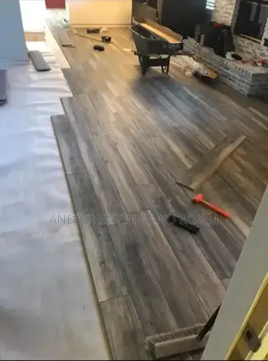 Master of Vinyl Tiles Installation