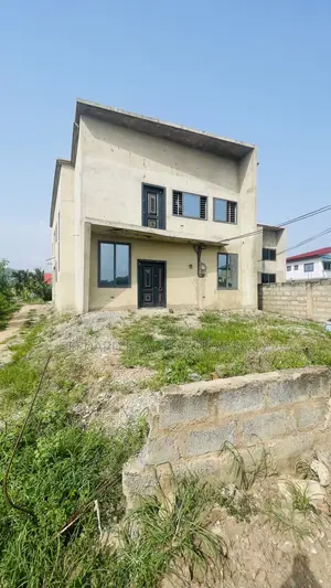 5bdrm Duplex in Pokuase for sale